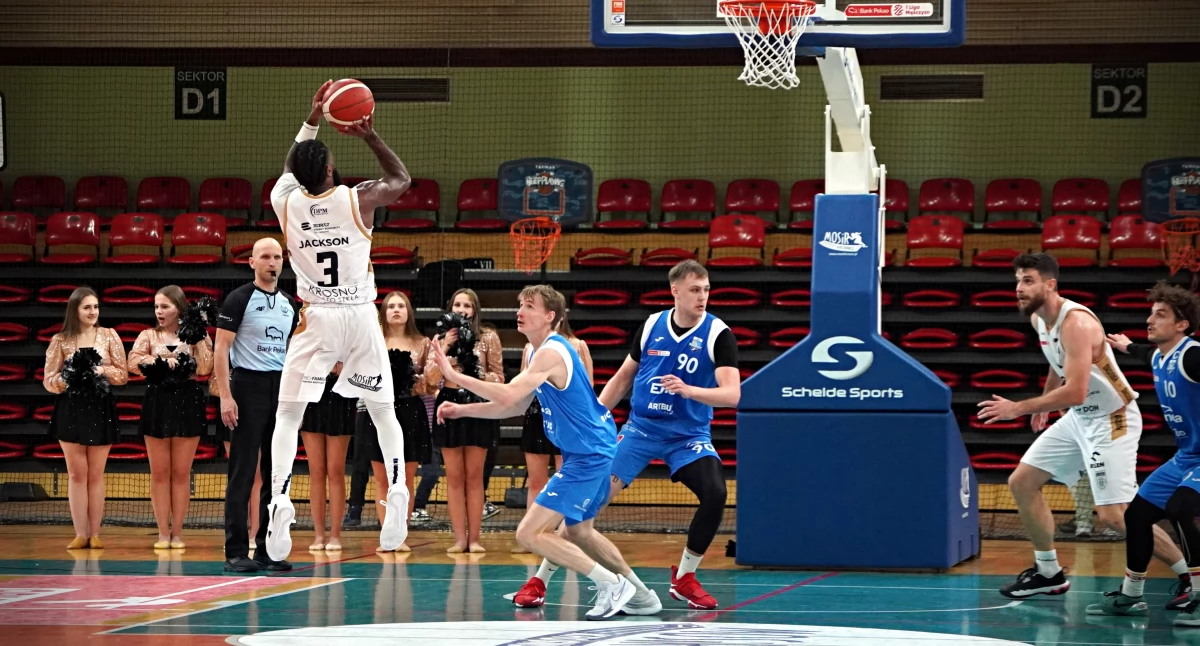 Koszykówka 5x5, Charles powstrzymania Porażka Basketu meczu szczycie - zdjęcie, fotografia