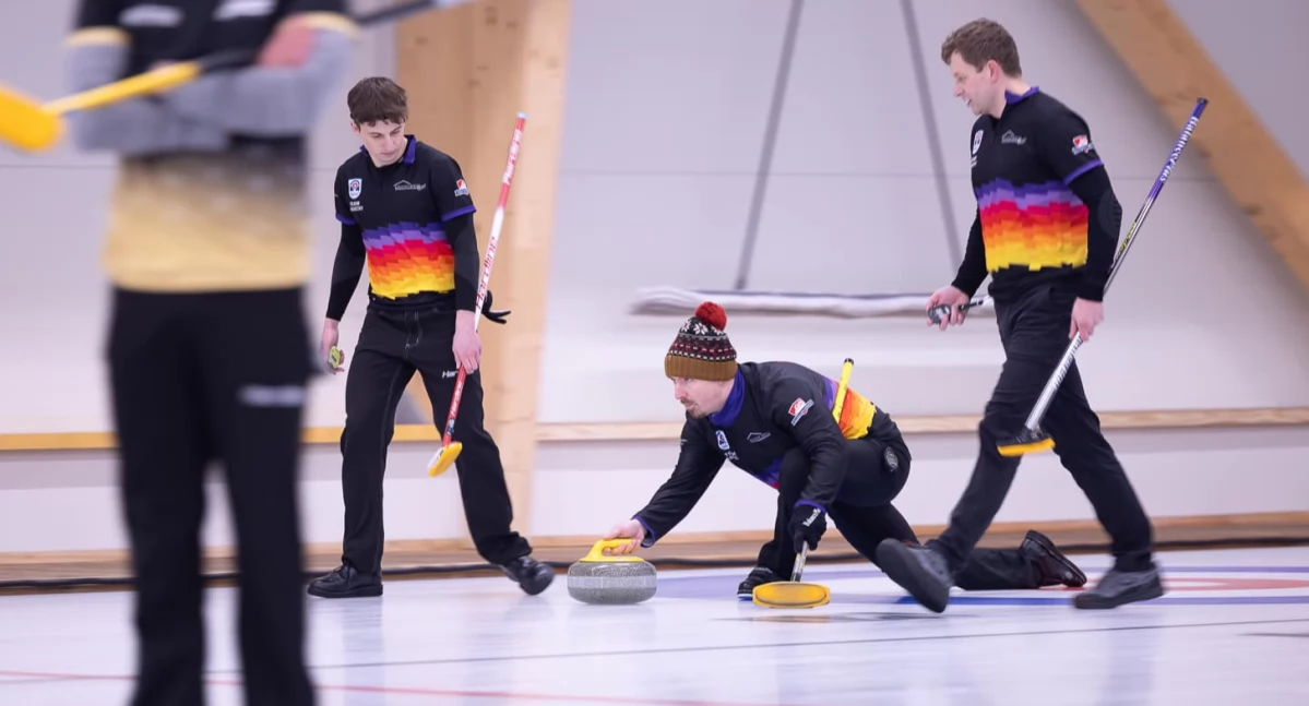 Sporty zimowe, Świetna inauguracja poznańskich drużyn ekstralidze Curlingu Debiutanci liderem - zdjęcie, fotografia