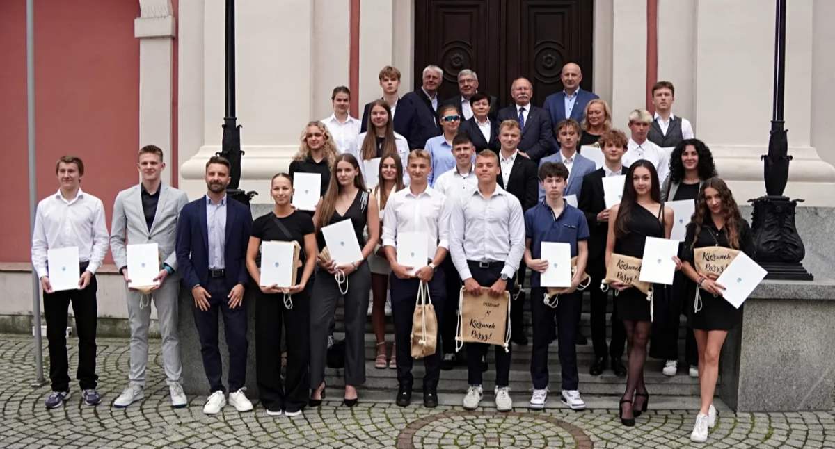 zdjęcie: Miasto Poznań - stypendyści, którzy osobiście odebrali wyróżnienia w roku 2024 (za 2023)