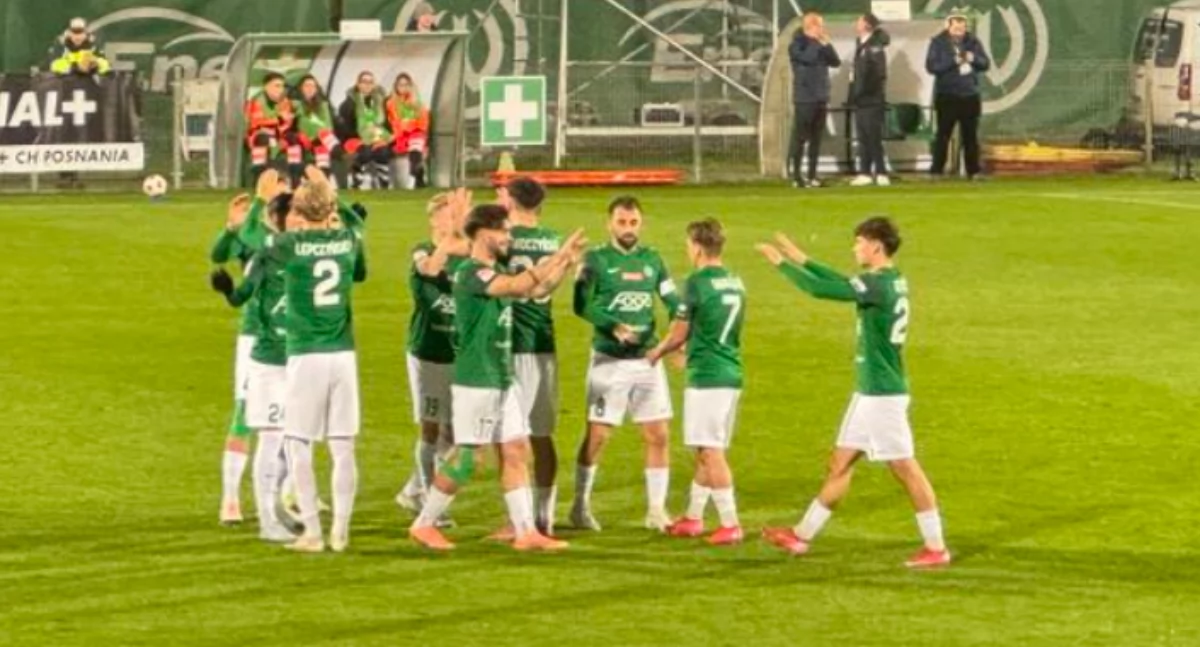 Football, Odpalili drugiej połowie odnieśli historyczną wygraną Rekord Warty Poznań pobity - zdjęcie, fotografia