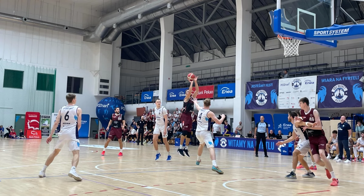 Koszykówka 5x5, Przełamanie trudnym meczu Koszykarze Basketu wyszarpali wygraną - zdjęcie, fotografia