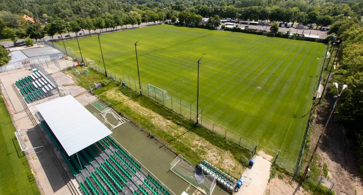 Football, Ogródek tytularnego sponsora ogłosiła Warta Poznań zgody właściciela obiektu - zdjęcie, fotografia