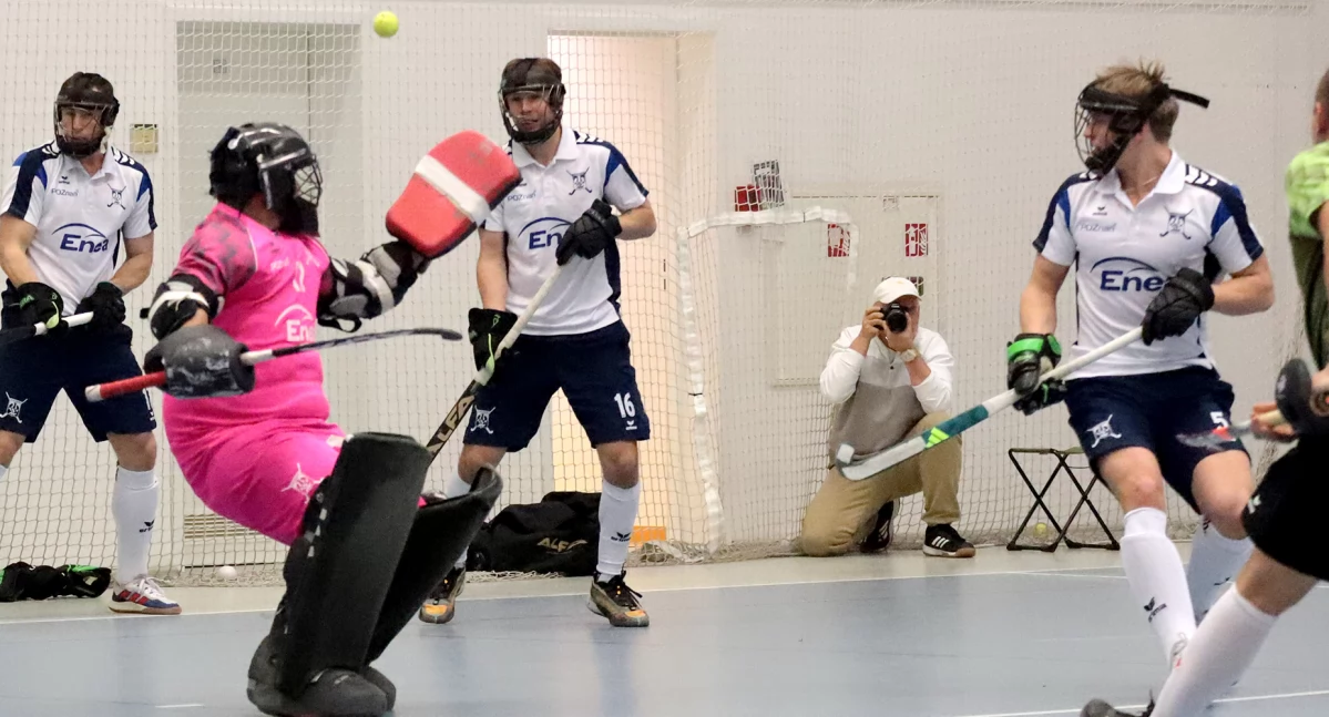 Hokej na trawie, Startuje Halowa Hokej Superliga Tytułu broni sensacyjny mistrz inaugurację podejmie wicemistrza - zdjęcie, fotografia