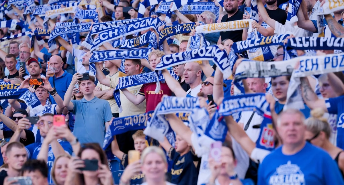Football, Ruszyła sprzedaż trzeba zapłacić bilety Lecha Poznań mecze Lidze Europy - zdjęcie, fotografia