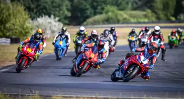 Nastoletni Molik i Pawelec zdominowali 3. rundę Wyścigowych Motocyklowych MP   GALERIA