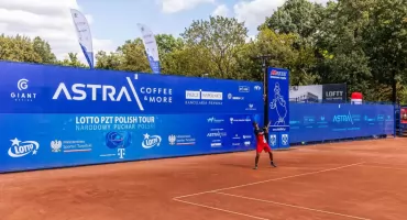Kontuzja faworyta, pięciu Polaków gra dalej w Astra Coffee & More. Dwóch z poznańskich klubów