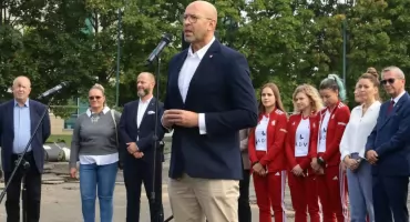 Objazdówka po Poznaniu. Minister Sportu sprawdza infrastrukturę. Na początek hokej na trawie