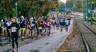 Stadion, ZOO i Złote Pegazy dla biegaczy. W niedzielę LOTTO 24. Poznań Maraton z nową trasą