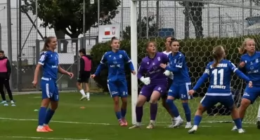 Bez punktów w Łodzi. Czwarta porażka z rzędu Lecha UAM