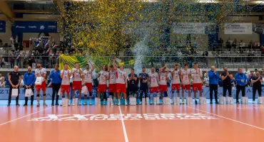 Pełne trybuny, gwiazdy na parkiecie. Finał XX Memoriału Gołasia okraszony tie breakiem