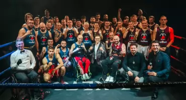 Damian Litwinowicz w ringu. Mistrz zbiórki podczas Biznes Boxing Polska 