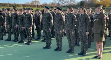 Apel z okazji Święta Niepodległości w CWZS w Poznaniu. Sportowcy żołnierze mianowani GALERIA