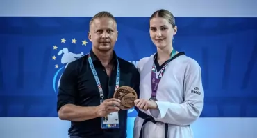 5,5 tysiąca kilometrów od domu, zagubiony bagaż i ... medal MŚ Dagmary Haremzy