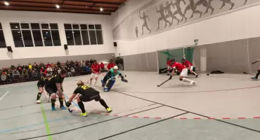 Będzie samodzielny lider, derby rozgrzeją kibiców. W halowej Hokej Superlidze półmetek