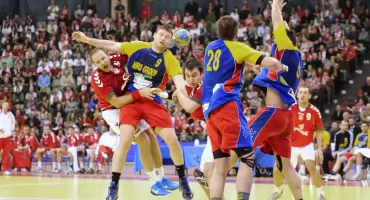 Sport.Poznań.RETRO Mecz piłkarzy ręcznych Polska - Rumunia w Hali Arena GALERIA