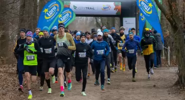 Trochę po krzakach, ale trasę trzeba było zmienić. Ponad pół tysiąca osób w mroźnym City Trail