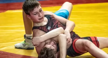 XIV Memoriał Bogdana Brody. Na matach blisko stu młodych zapaśników, Tadeusz Michalik w roli trenera