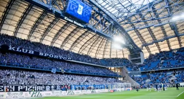 Lech Poznań z licencją na ligę i europejskie puchary. Dlaczego licencja z nadzorem?