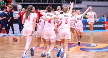 Polki w ćwierćfinale ME U20. Radość poznańskich koszykarek i poznańskich trenerów kadry