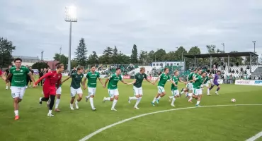 Piękny gol Apolinarskiego i skaczący z radości trener. Warta Poznań lepsza od Puszczy Niepołomice 