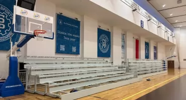 Czekając na koszykarską Europę. W hali Politechniki trwa wymiana trybun
