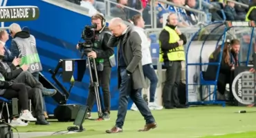 Złe wieści po meczu Lecha Poznań. Trener zdradził jak długo będzie pauzował Wojciech Mońka